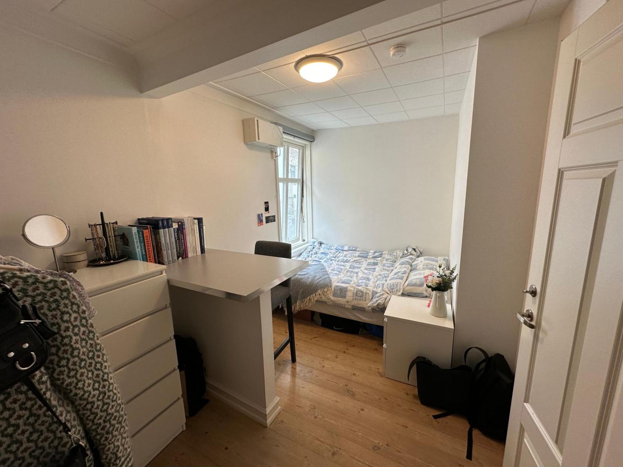 Sjarmerende Bolig Like Ved Togstasjonen Apartamento Bergen Exterior foto