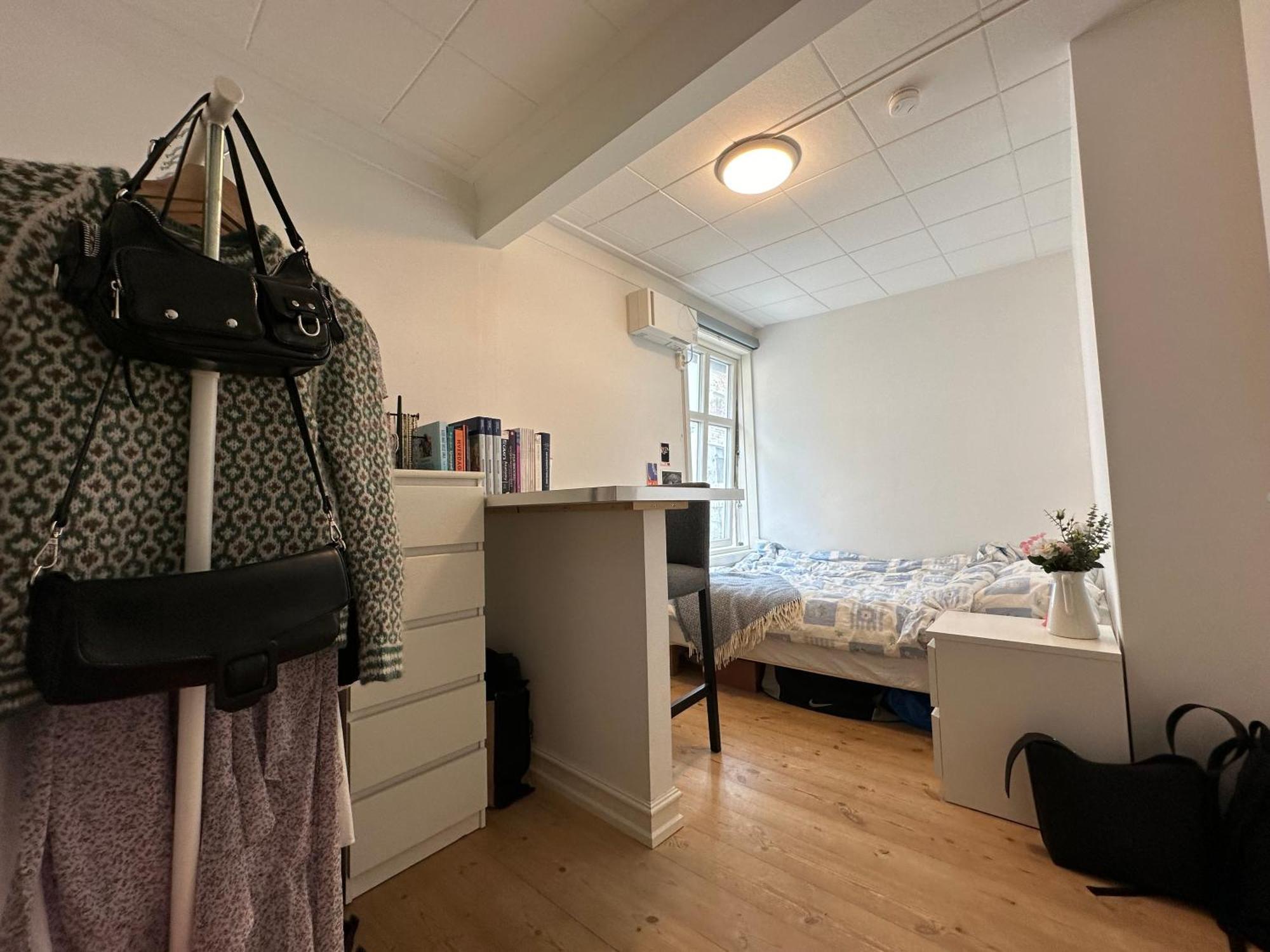 Sjarmerende Bolig Like Ved Togstasjonen Apartamento Bergen Exterior foto